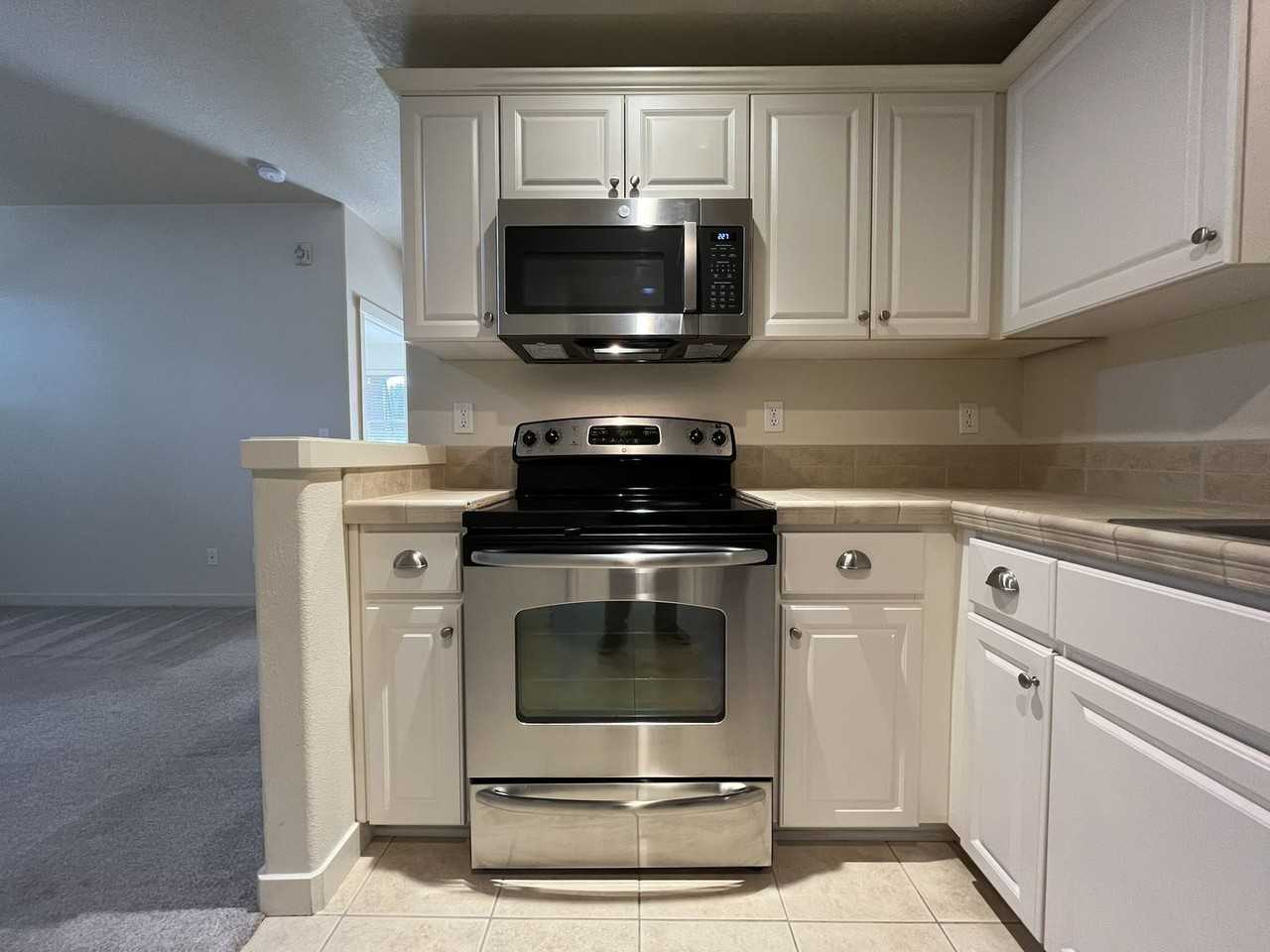 8904 Ne Brentford Way - Photo 6 of 33