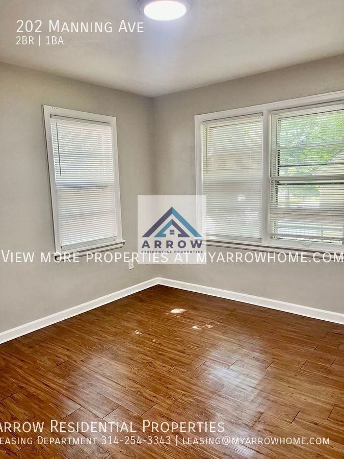 202 Manning Ave - Photo 4 of 33