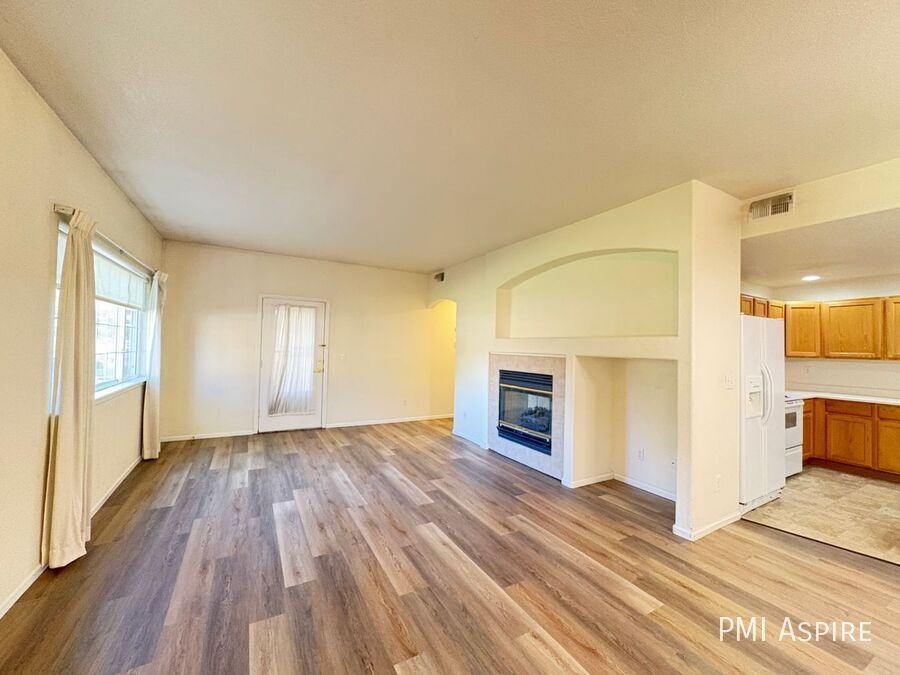 1703 Whitehall Dr #7F - Photo 5 of 17