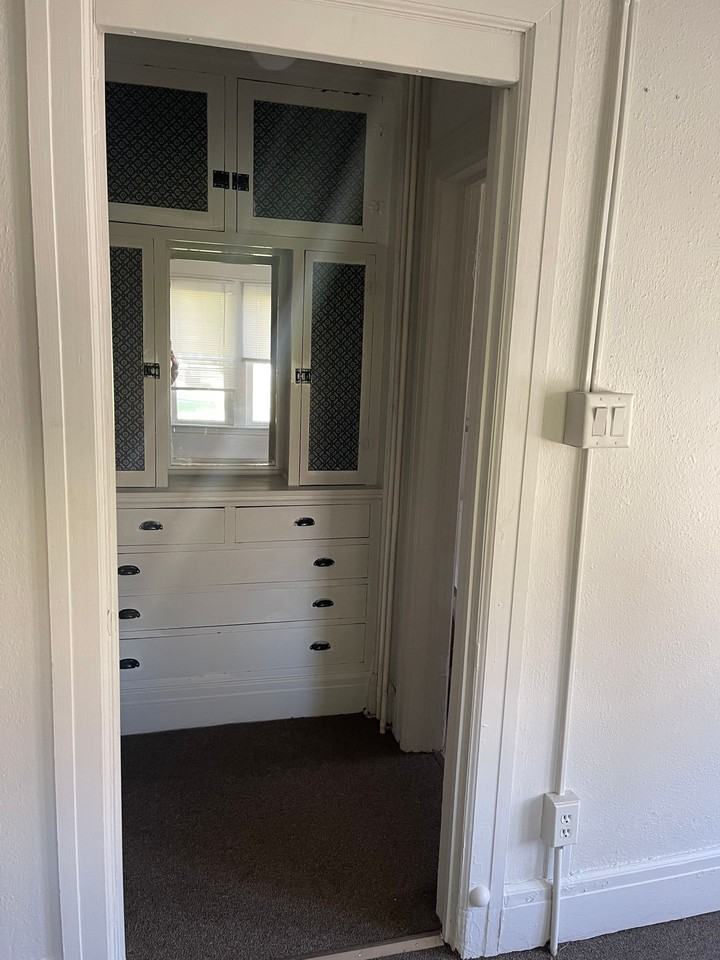 Utopia - Photo 2 of 4