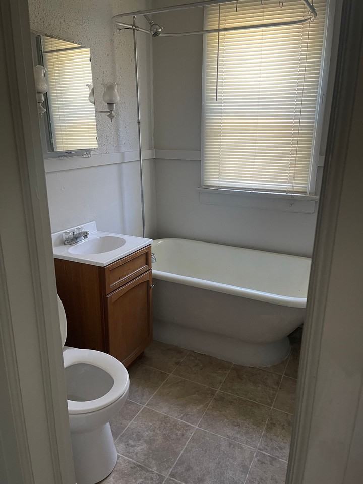 Utopia - Photo 3 of 4