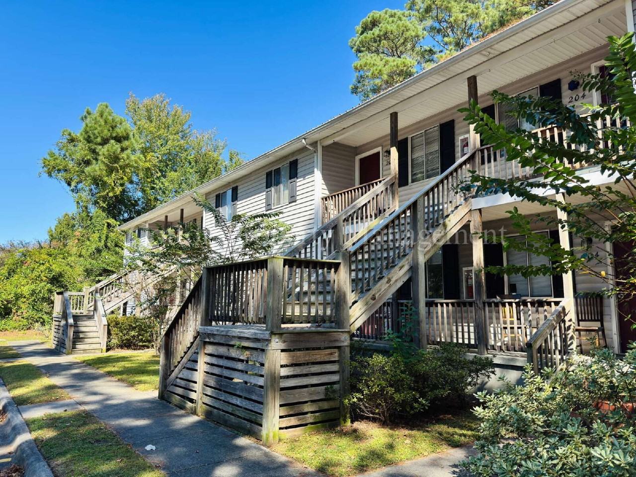 107 Lullwater Dr - Photo 2 of 26