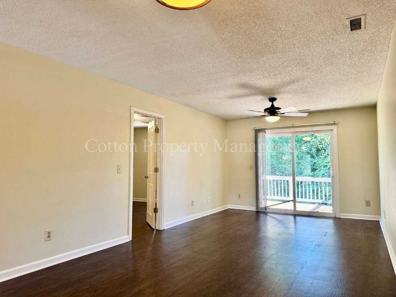 107 Lullwater Dr - Photo 7 of 26