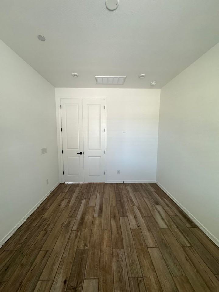 13327 W Eagle Feather Rd - Photo 2 of 22