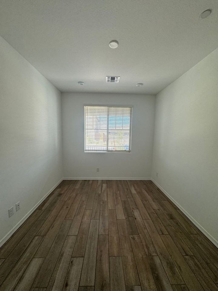 13327 W Eagle Feather Rd - Photo 3 of 22