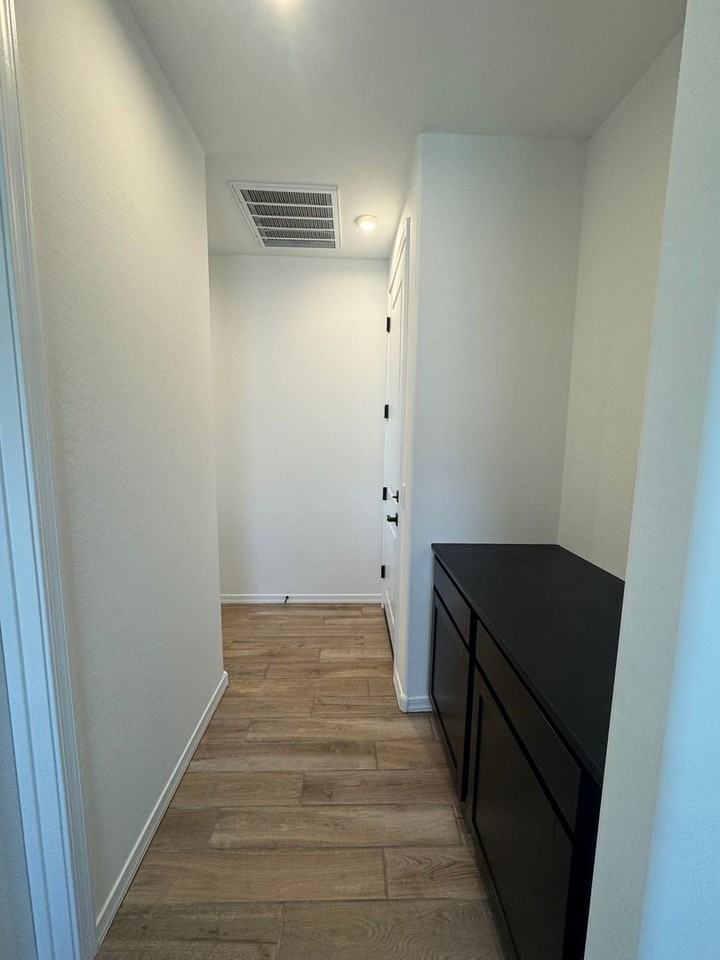 13327 W Eagle Feather Rd - Photo 5 of 22