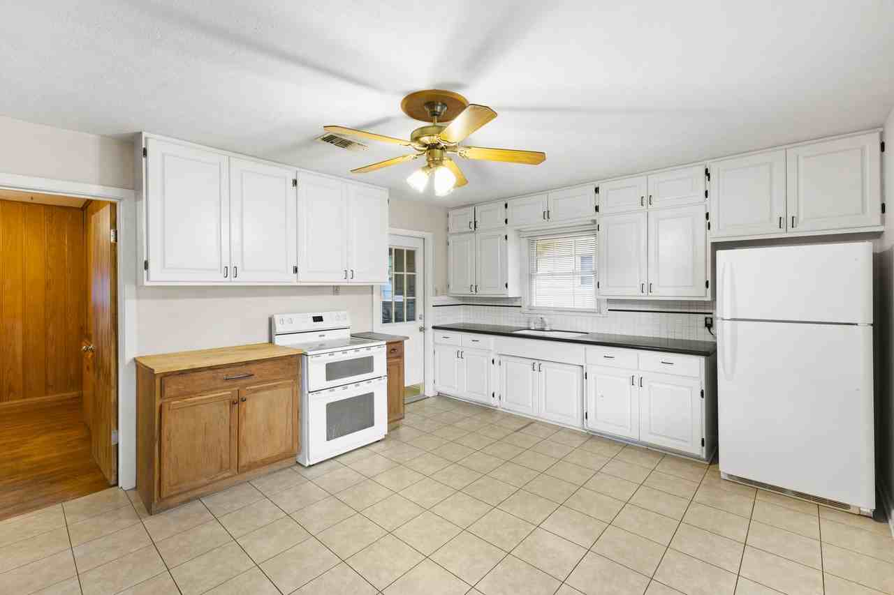 510 Brooks Avenue - Photo 7 of 18