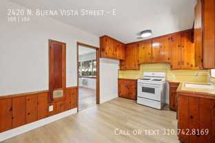 2420 N Buena Vista St #E - Photo 1 of 1