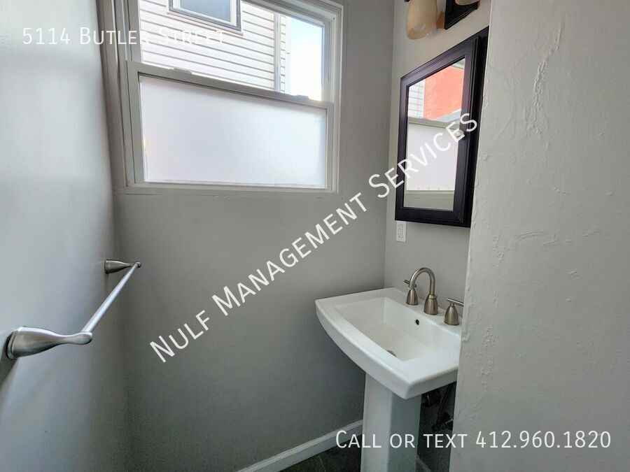 5114 Butler St - Photo 3 of 9