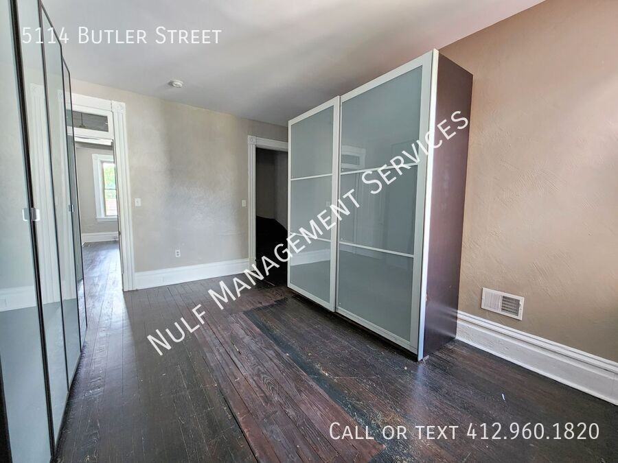 5114 Butler St - Photo 6 of 9