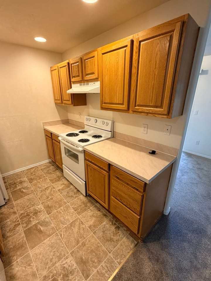 1246 Country Glen Avenue Northeast - Photo 5 of 18