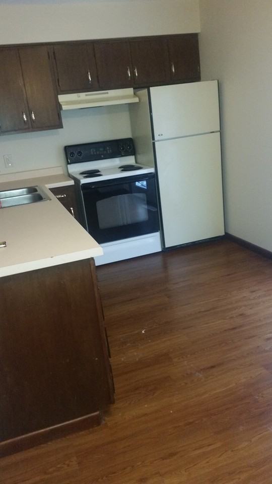 325 10th Ave N - Photo 2 of 11