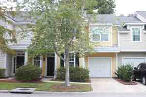 featured image of 4 Winterberry Ln