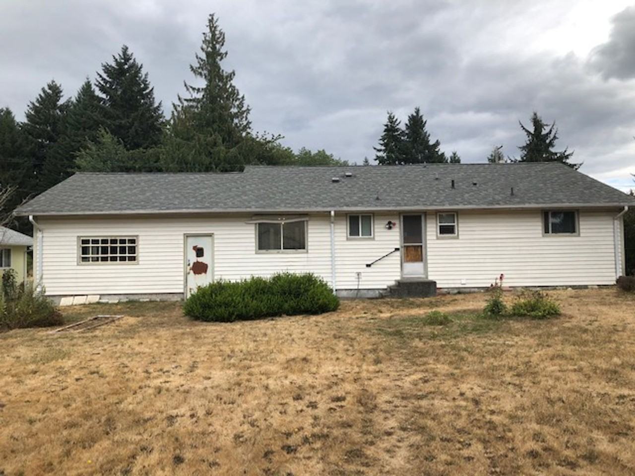 1235 Hall St Se - Photo 2 of 15