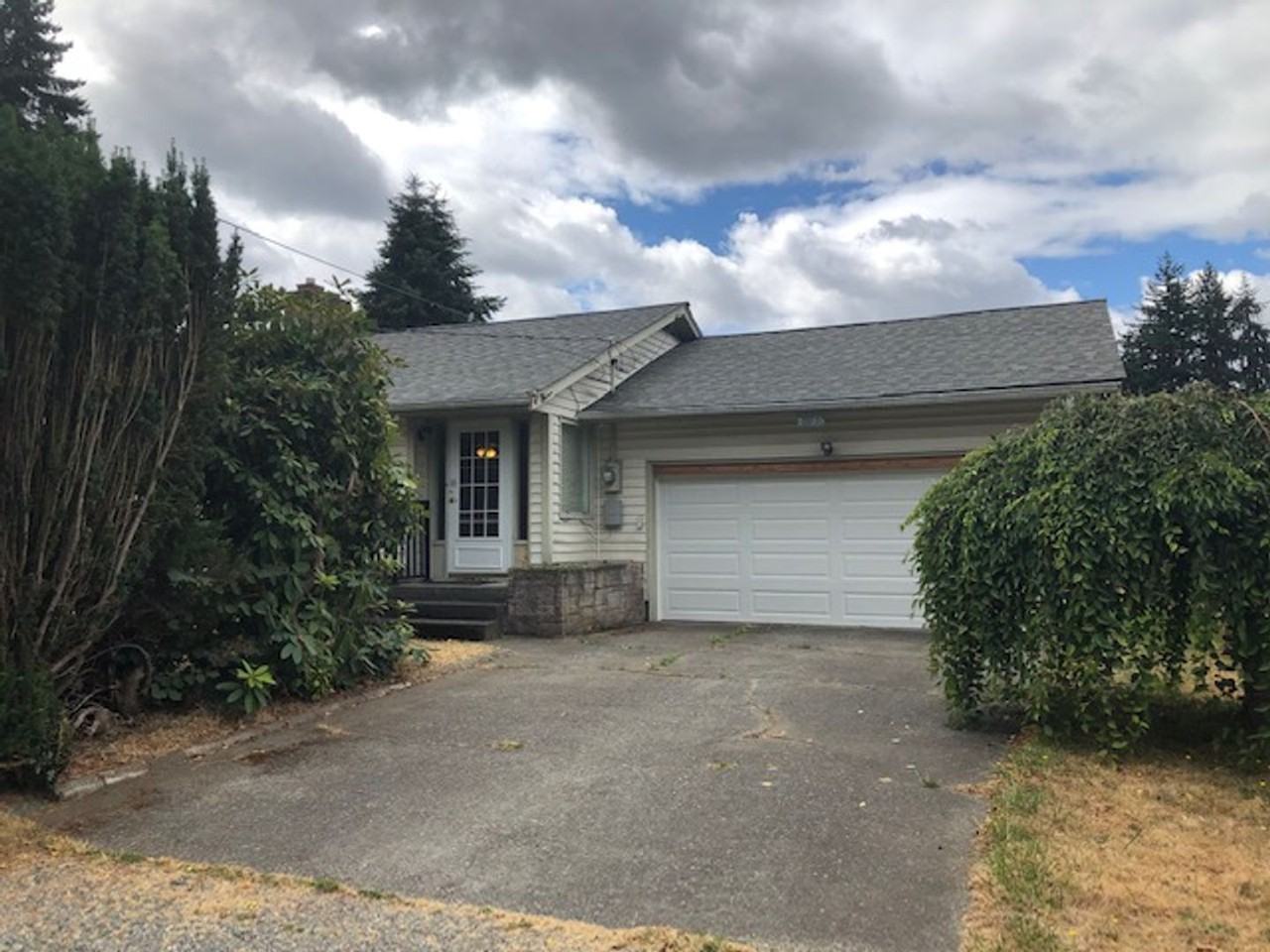 1235 Hall St Se - Photo 5 of 15