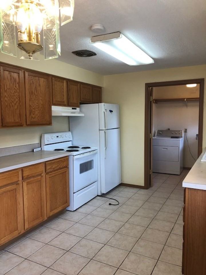 1235 Hall St Se - Photo 6 of 15