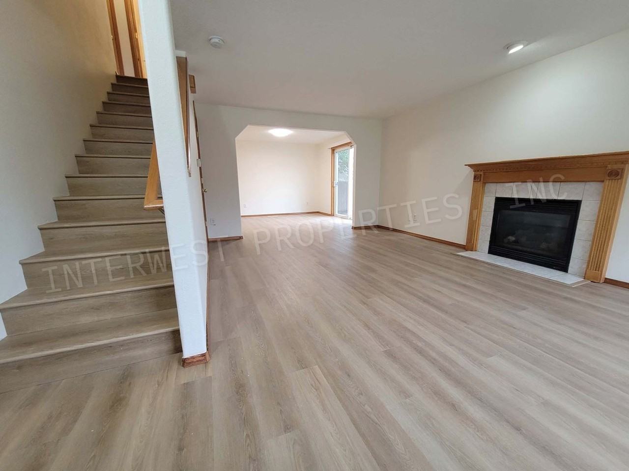 6420 Se 136th Ct - Photo 3 of 19