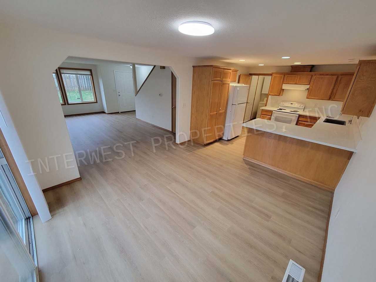 6420 Se 136th Ct - Photo 6 of 19