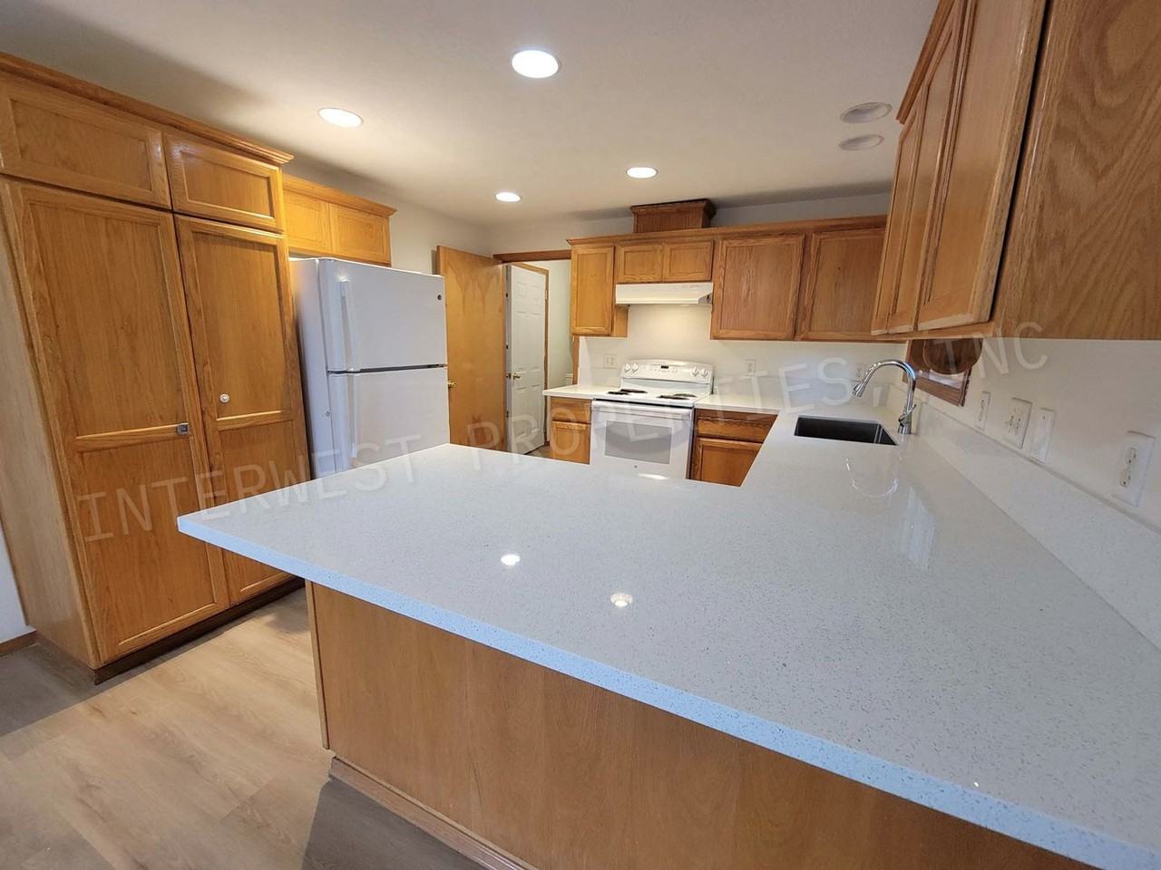 6420 Se 136th Ct - Photo 7 of 19