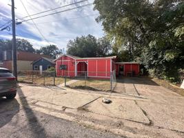 featured image of 604 W Avenue I