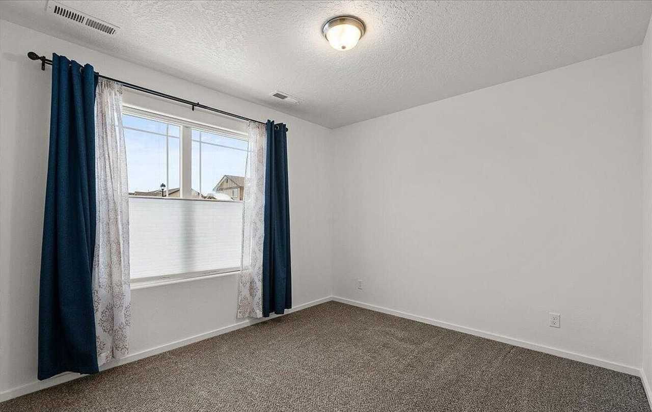 1822 W Satsop Ave - Photo 6 of 18