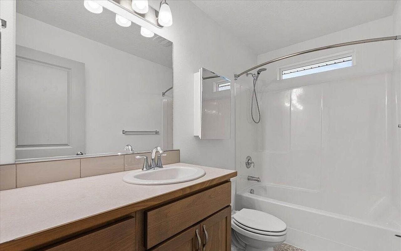 1822 W Satsop Ave - Photo 7 of 18