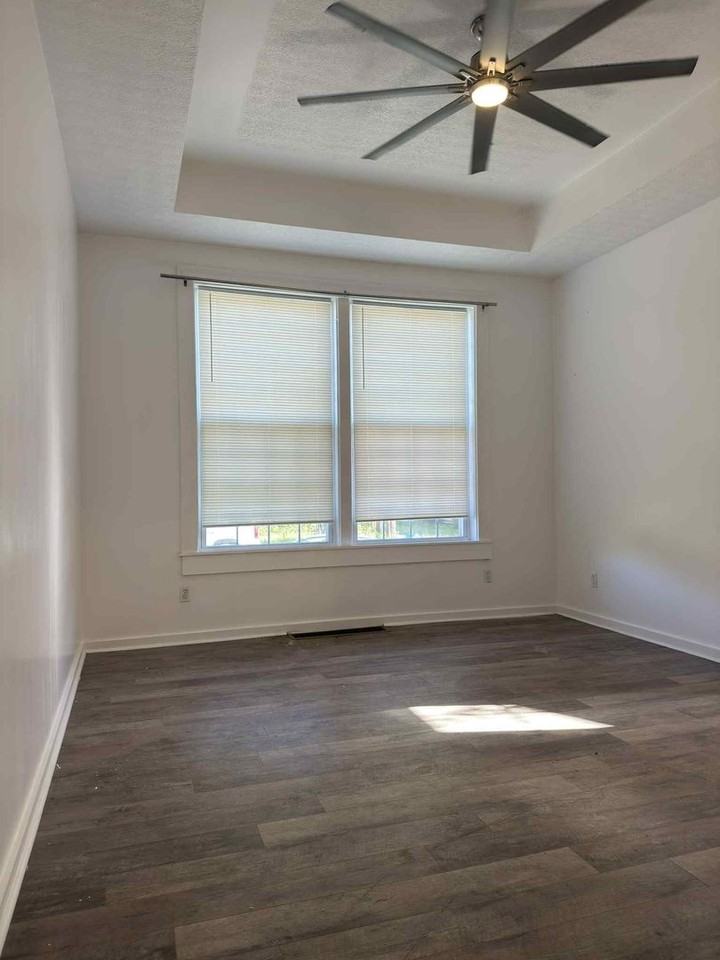 528 N 27th St - Photo 3 of 8