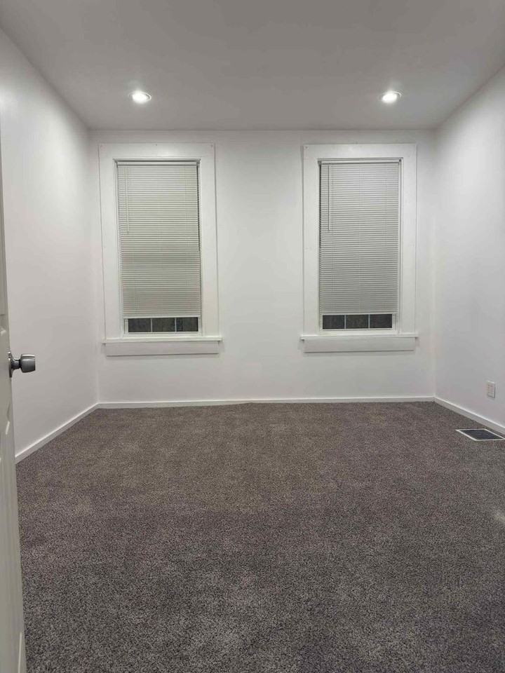 528 N 27th St - Photo 7 of 8