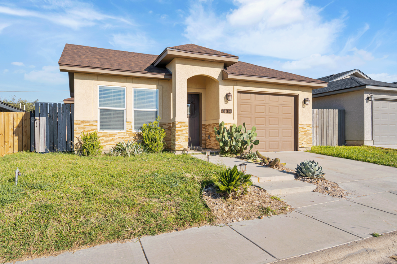 1013 Tesoro Run - Photo 3 of 31