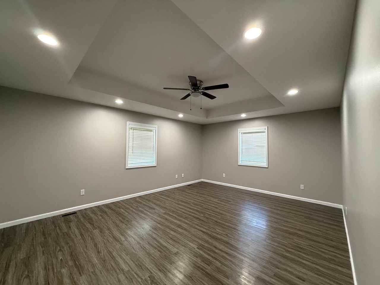 215 Adele Dr - Photo 3 of 14