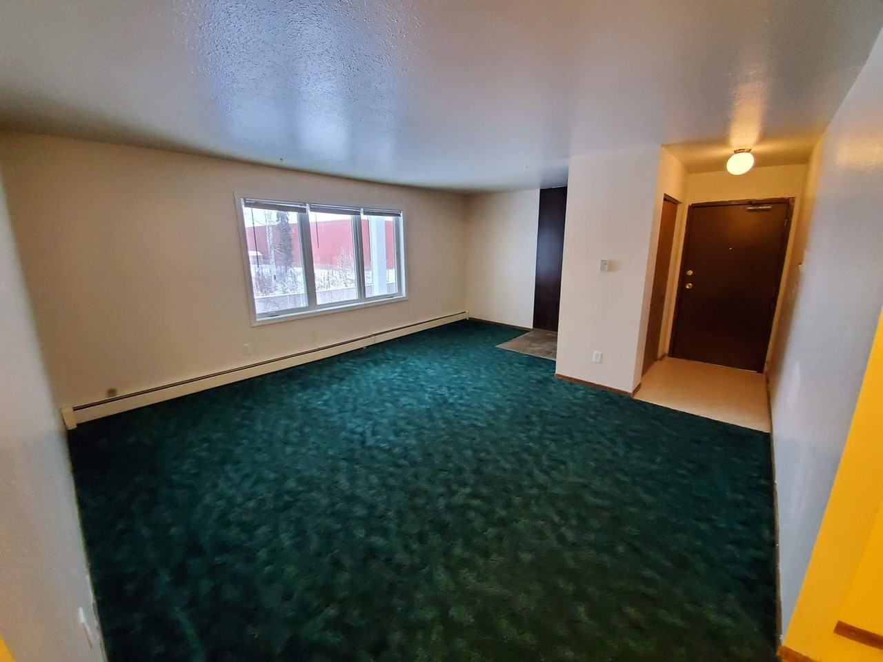 Colonial Manor - Photo 2 of 8