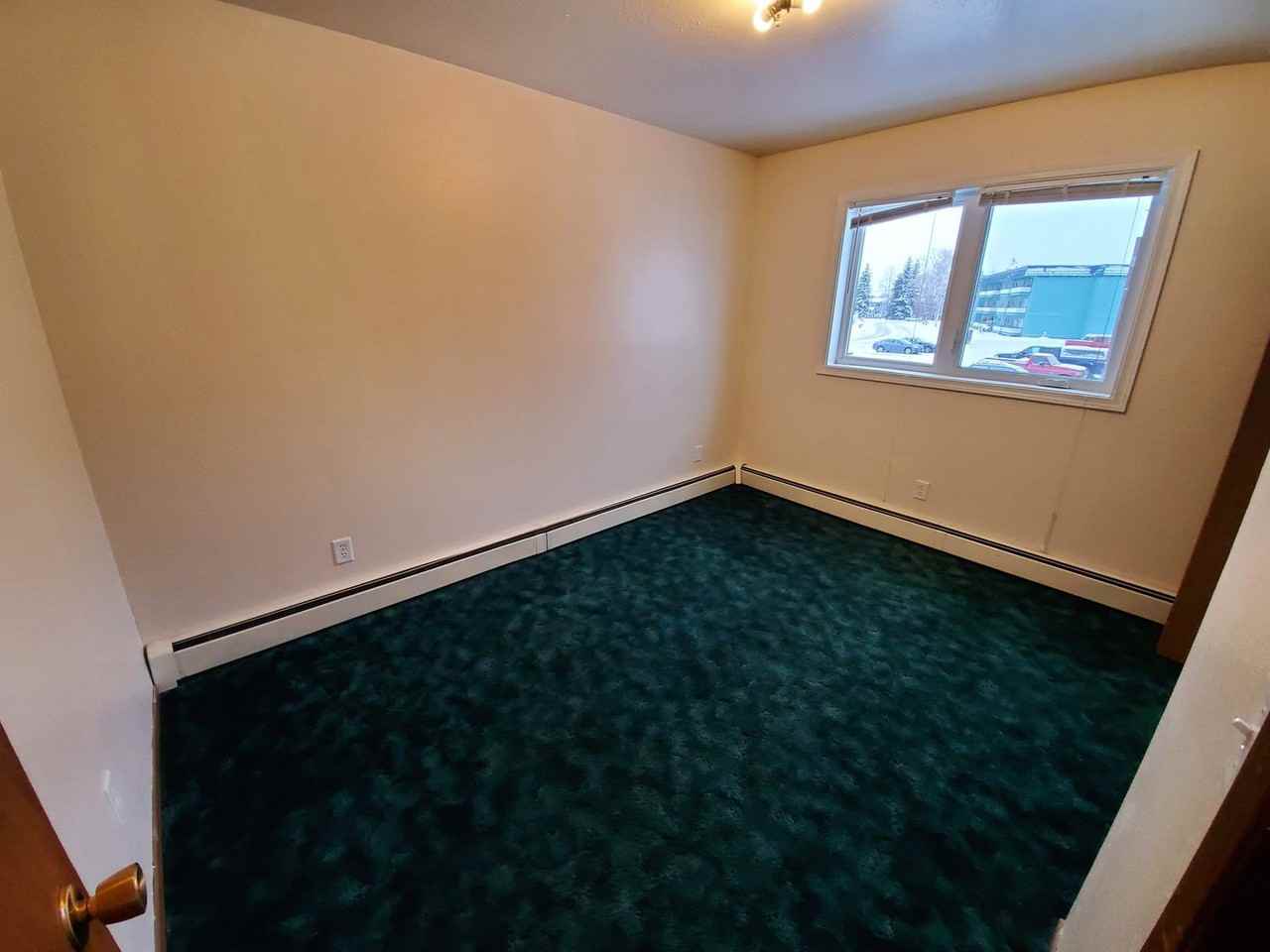 Colonial Manor - Photo 7 of 8