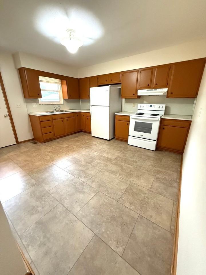 1513 Bel Del Ct - Photo 3 of 10