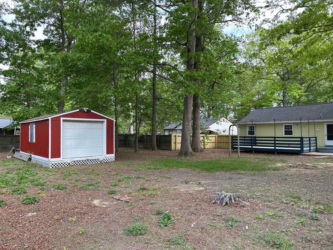 5209 Hemlock Rd - Photo 2 of 25