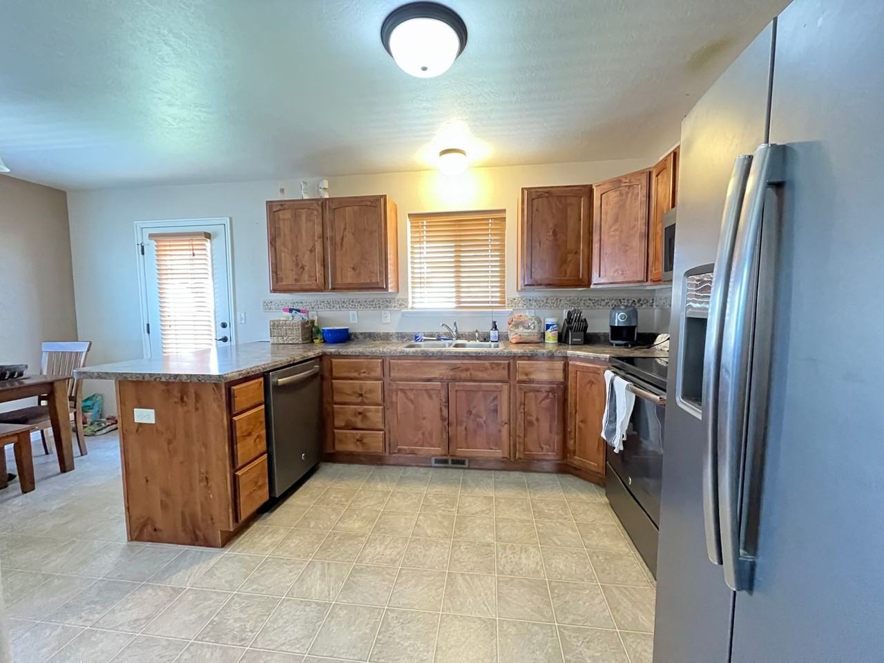 7583 N Naomi Ln - Photo 5 of 29