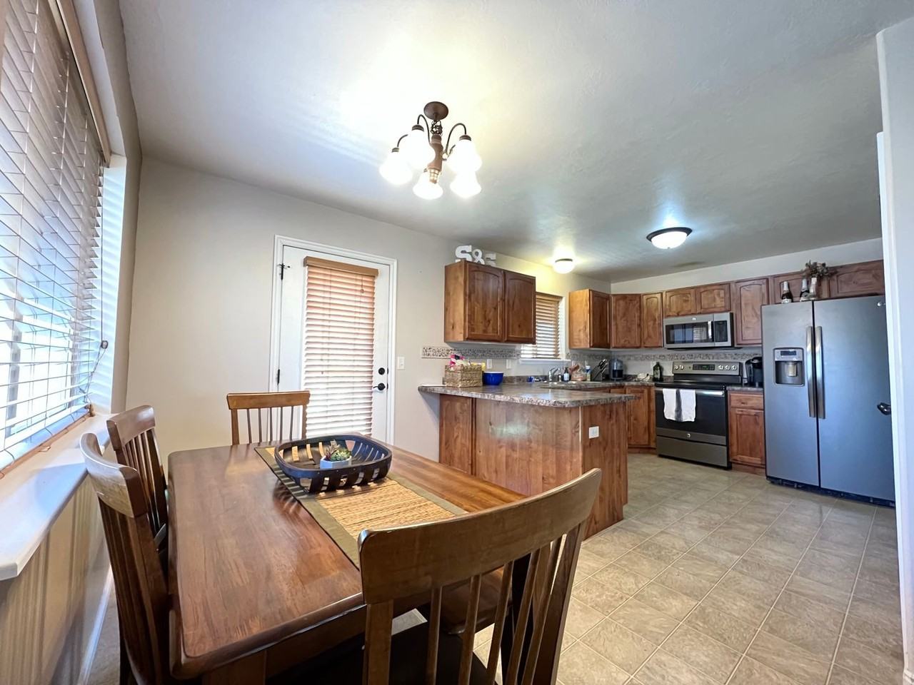 7583 N Naomi Ln - Photo 6 of 29