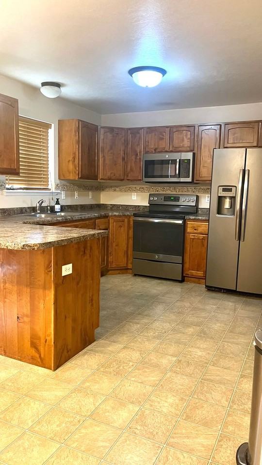 7583 N Naomi Ln - Photo 2 of 29