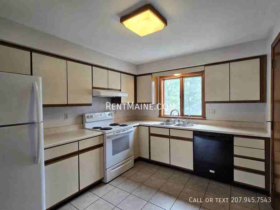 7 Hartley St #5 - Photo 2 of 19