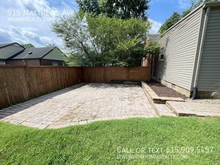 915 Matthews Avenue - Photo 5 of 23