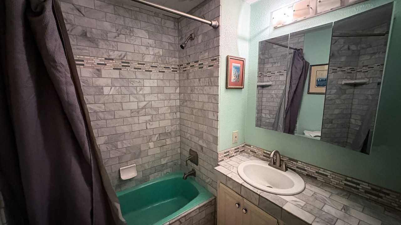 1236 Western Dr - Photo 4 of 8