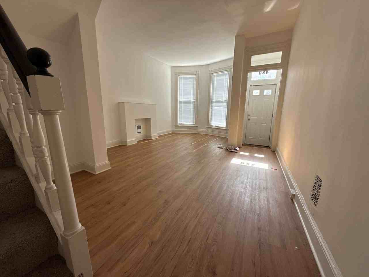 450 E Lorraine Ave - Photo 3 of 18