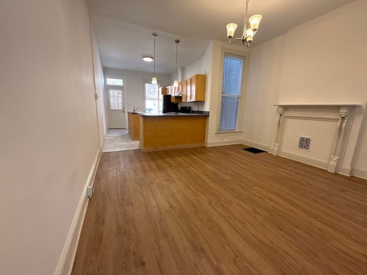 450 E Lorraine Ave - Photo 4 of 18