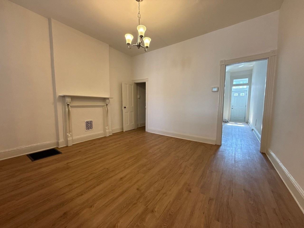 450 E Lorraine Ave - Photo 5 of 18