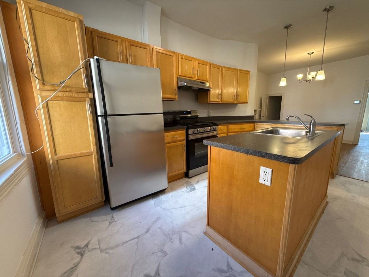 450 E Lorraine Ave - Photo 7 of 18