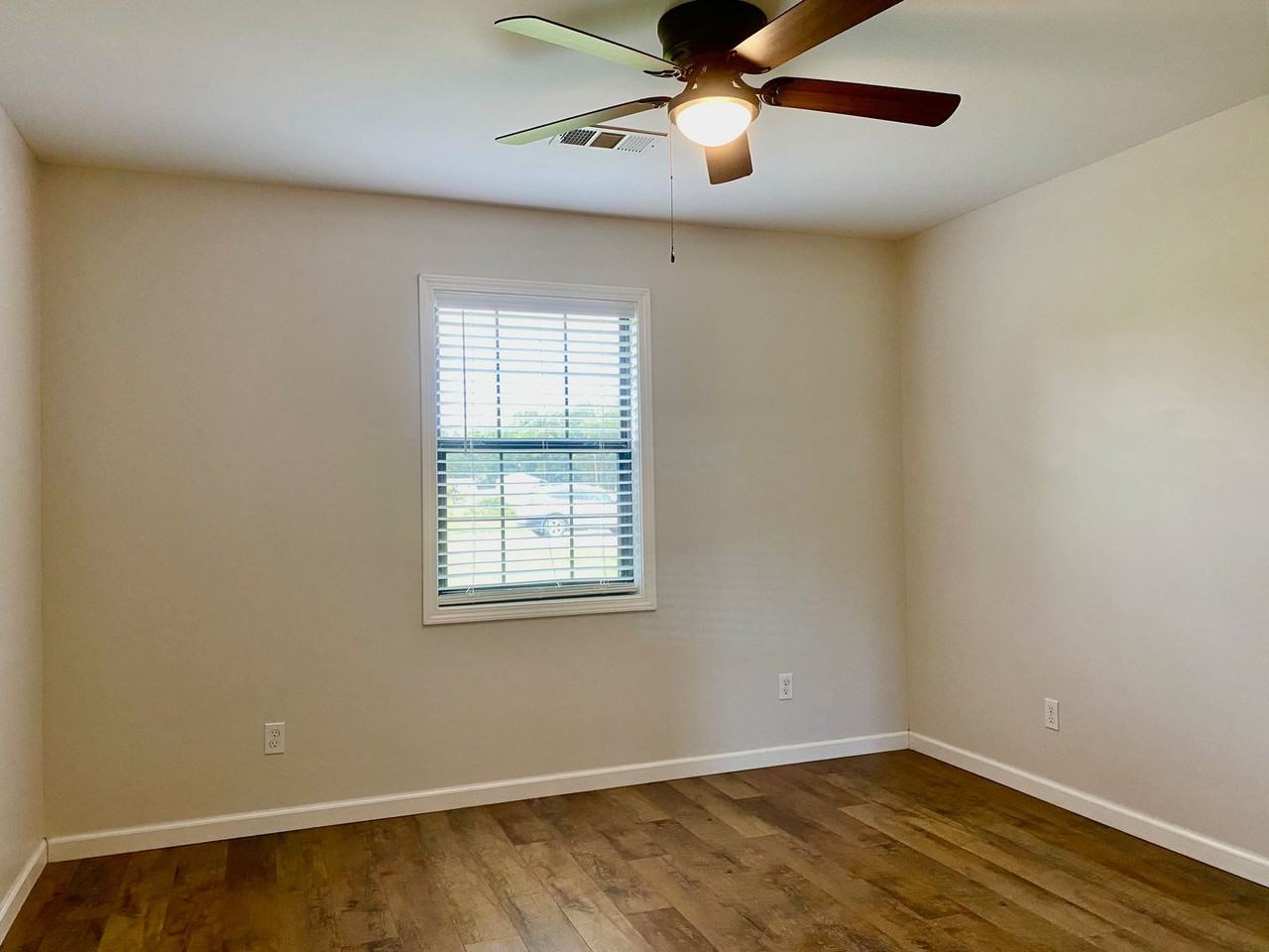 43 Brodie Ln - Photo 6 of 10