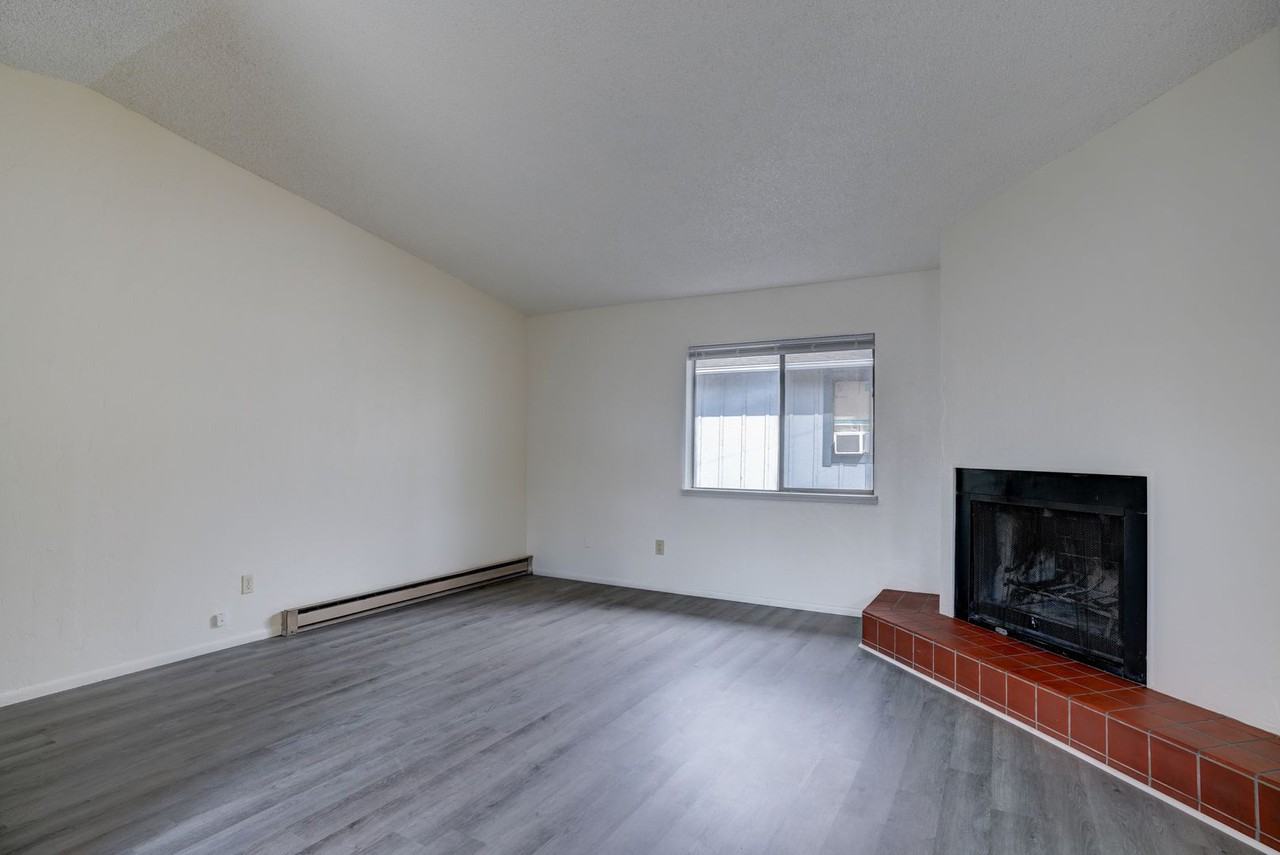 843 Sunset Avenue #D - Photo 5 of 23