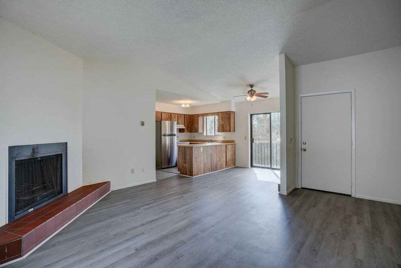 843 Sunset Avenue #D - Photo 6 of 23