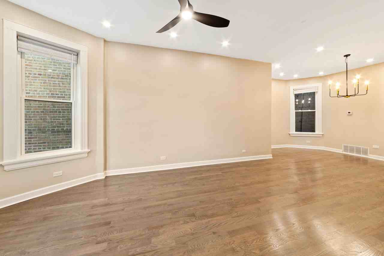 2653 W Hirsch St #1 - Photo 3 of 10