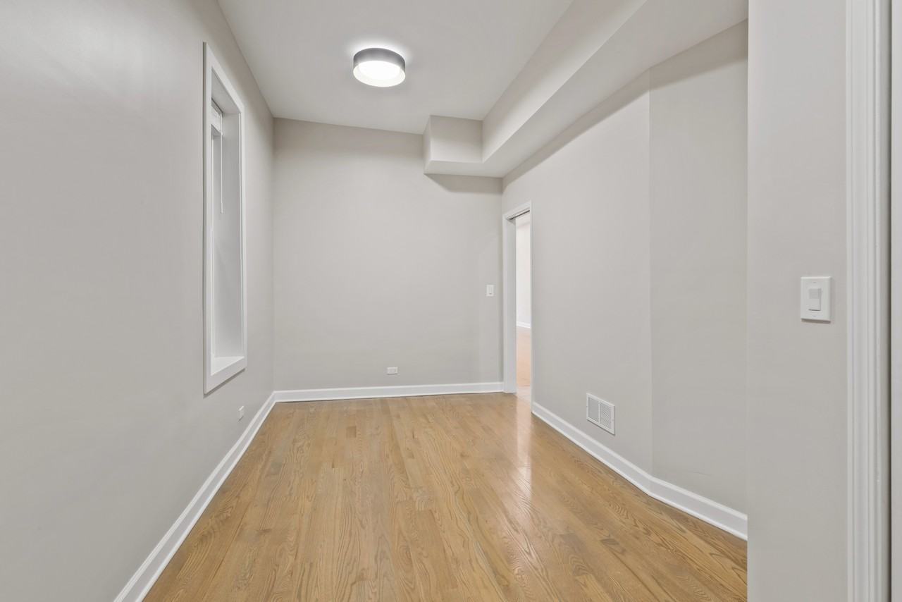 2653 W Hirsch St #1 - Photo 6 of 10