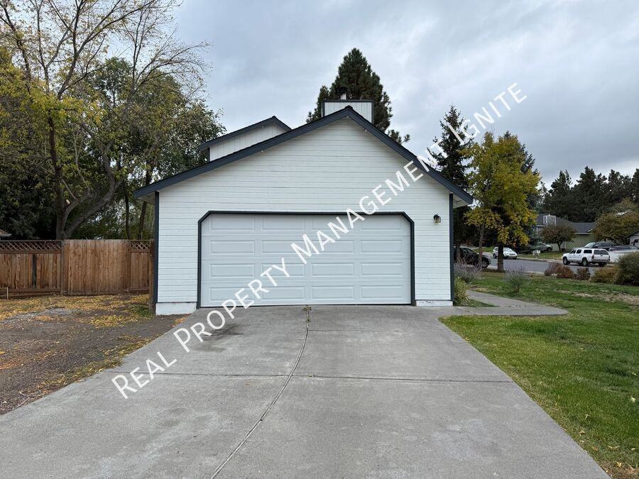 1954 Ne Red Rock Ln - Photo 2 of 16